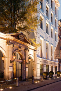 TANGO_online_Entrance november 2011 left side High Ress