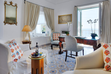 TRADITIONELL | Neapolitanischer Stil prägt die Atmosphäre des Hauses. Room 85tm