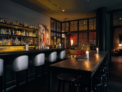 HAMBURGER SZENE BAR  mit einer exquisiten Auswahl an edlen Tropfen
