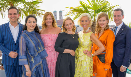 Dominik Reiner, Niloufar Shirani, Mon Muellerschoen, Karolin Schwab, Kristina Tröger, Janine Mackenroth und Prof. Dr. Dirk Boll